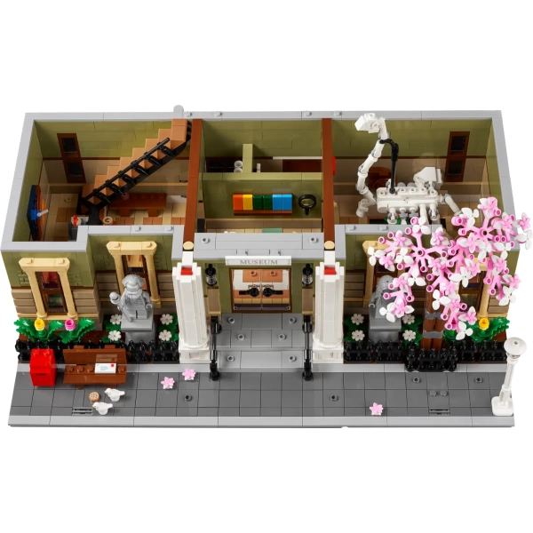 10326 LEGO Icons: Natuurhistorisch museum